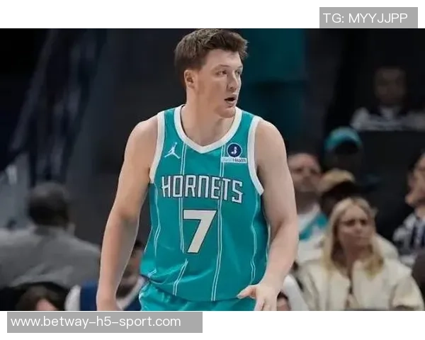 克尼佩尔展现领袖风范20中11三分12中5豪取28分8板7助助球队取胜